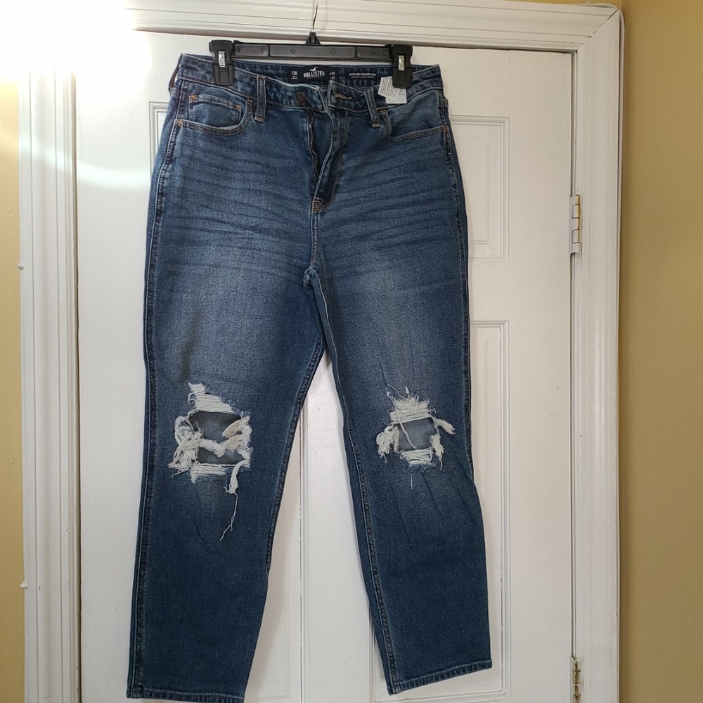 Ripped Mom Jeans